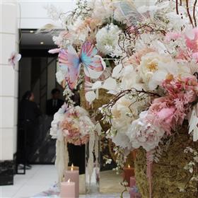fwthumbLobby flowers Fairmont WP Lilys Flowers Lightwater.jpg